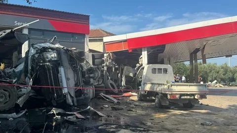 Akaryakıt istasyonunda dehşet kaza: 1 ölü, 2 yaralı