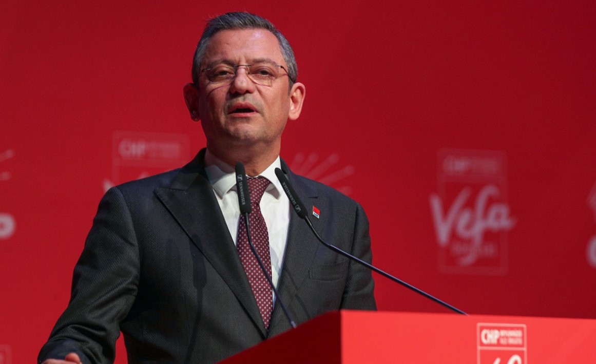 Özgür Özel'den dikkat çeken hamle: 24 yıl sonra bir ilk yaşanacak