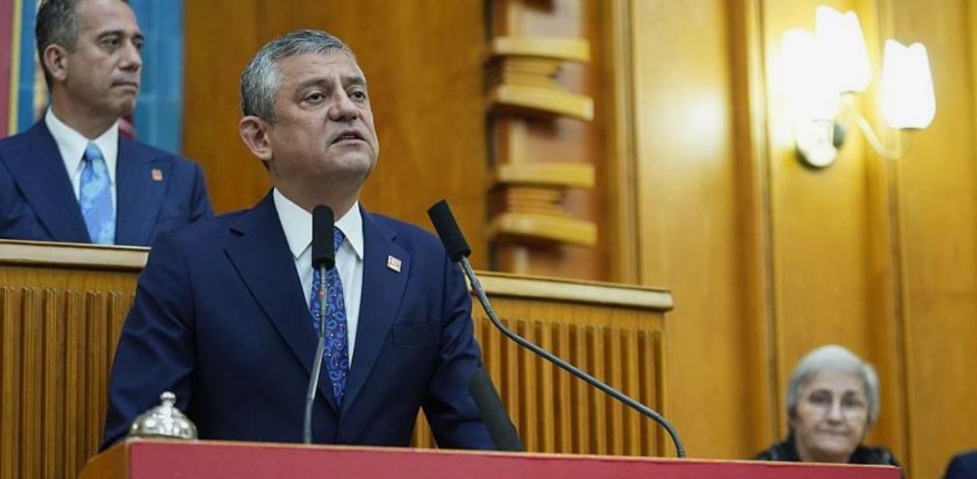Özgür Özel'in grup toplantısında CHP'ye veda konuşması: Vakti gelmiş bir vedanın hüznünü yaşıyorum