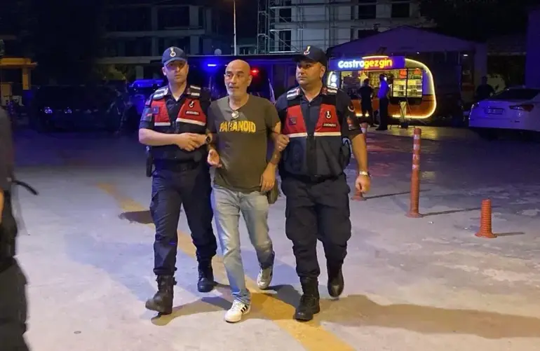 Ünlü yönetmene operasyon: Ezel Akay ve kardeşi gözaltına alındı!