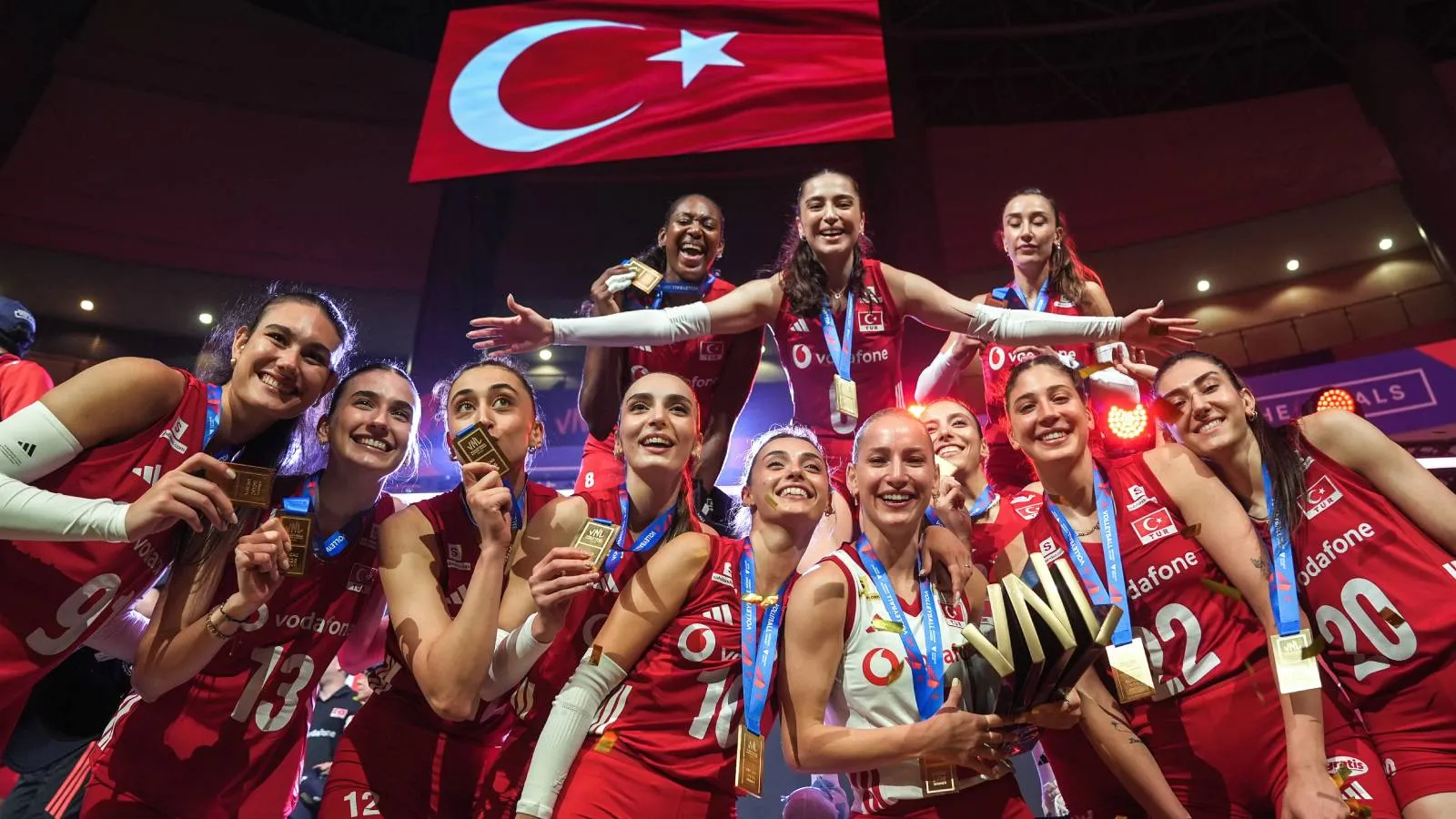 Filenin Sultanları şampiyonlukla beraber dev para ödülünü de kaptı: En çok pay Melissa Vargas'a...