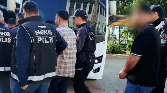 Bakan Gürlek soluk kesen operasyonu duyurdu: 382 şüpheli zehir taciri gözaltına alındı!