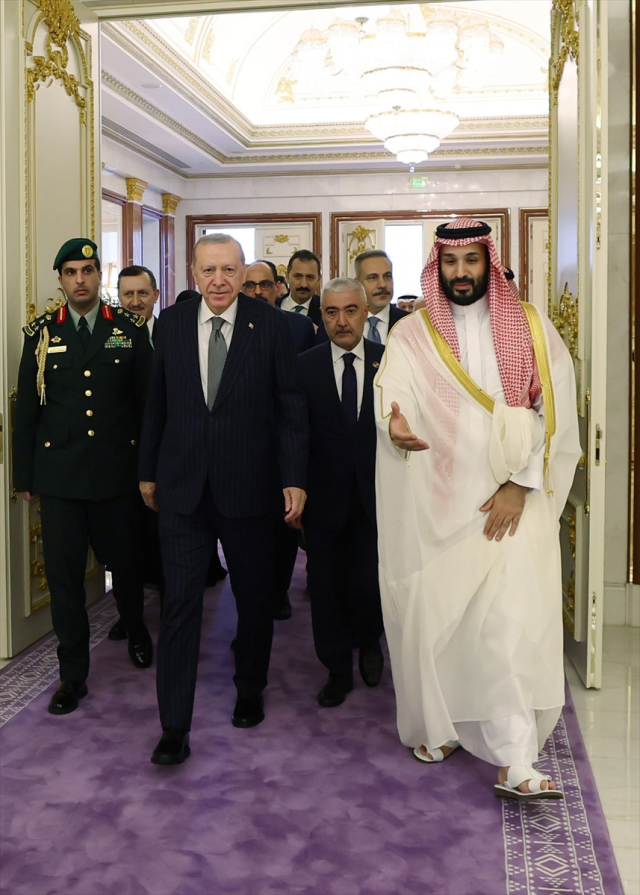 Orta Doğu'da tarihi adım: Türkiye, Suudi Arabistan ve Pakistan üçlü savunma anlaşmasını imzaladı!