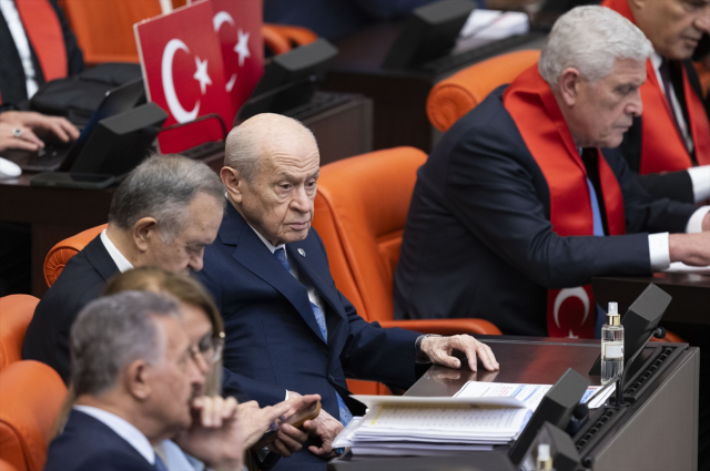 Bahçeli ile Dervişoğlu gündem oldu: Yan yana oturup birbirlerinin yüzüne bile bakmadılar!