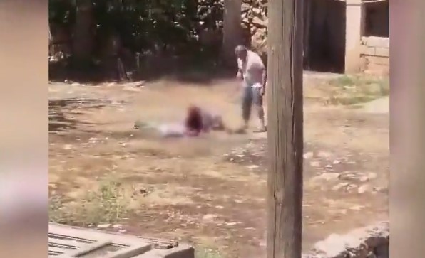 Bu nasıl evlat! 85 yaşındaki annesini sopayla döve döve tanınmaz hale getirdi!