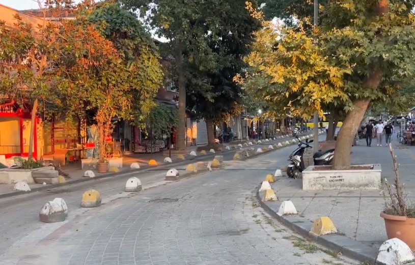 Cami önünde vahşet! Parkta çıkan tartışma kanlı bitti!