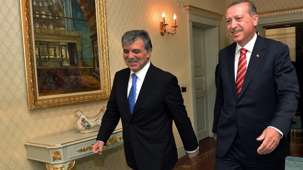 Abdullah Gül'den çerçeve yasayla ilgili ilk açıklama geldi: Erdoğan ve Bahçeli’ye tebrik mesajı