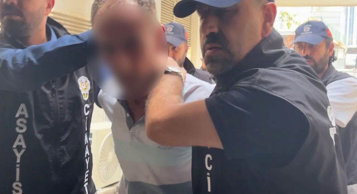 Yeni Partili vekili bıçaklayan saldırgan ve oğluna tutuklama kararı!