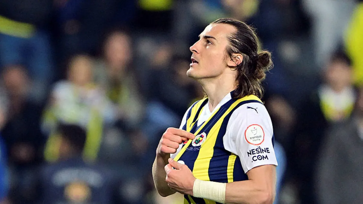 Fenerbahçe'de yeni kadro hazırlığı: Çağlar Söyüncü'nün yerine sürpriz isim!