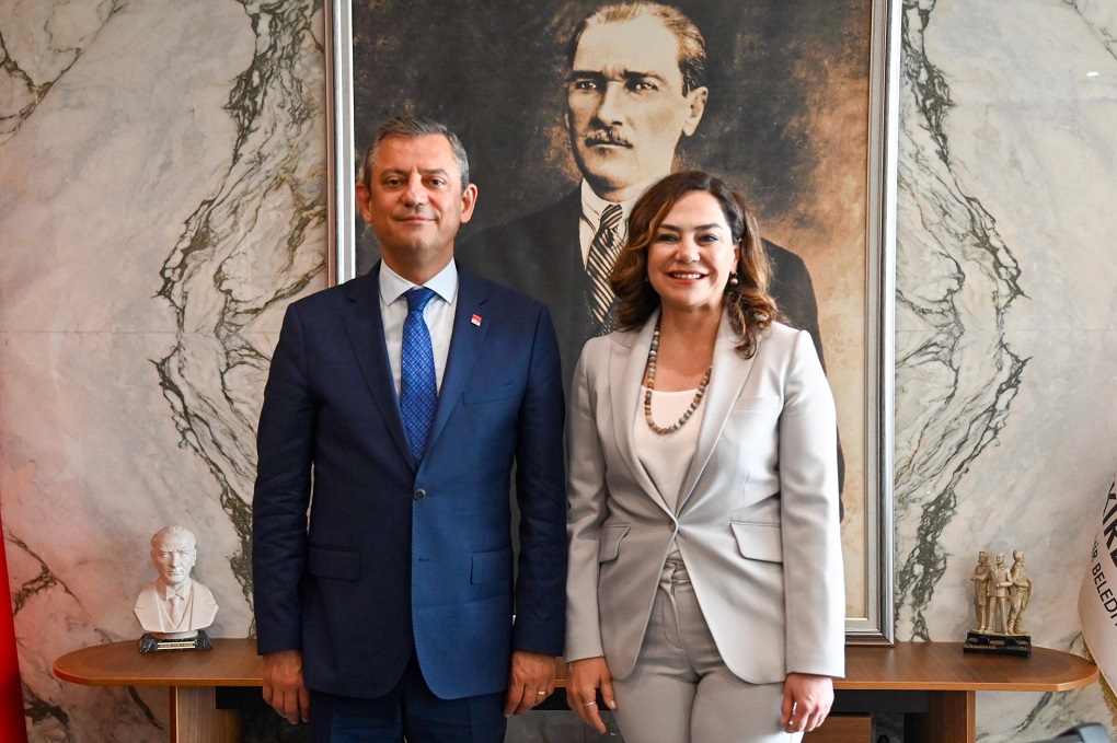 Tekirdağ Büyükşehir Belediye Başkanı Candan Yüceer, YENİ Parti'ye geçti...