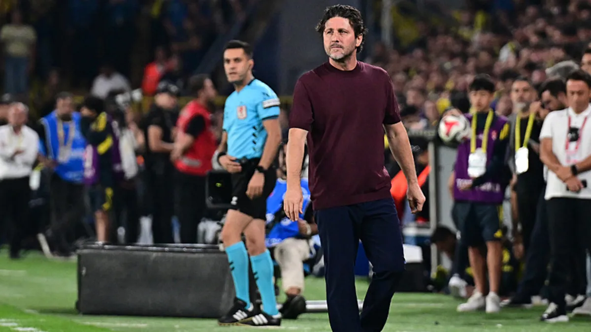 Trabzonspor'dan istifa eden Fatih Tekke'ye taraftardan, ''Kendi lafını yedin hocam!...!'