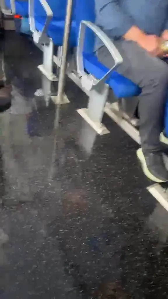 Gemide can pazarı: O dehşet anlarını anlattılar! ''Can yeleklerini bulamadık, suya atladık...''