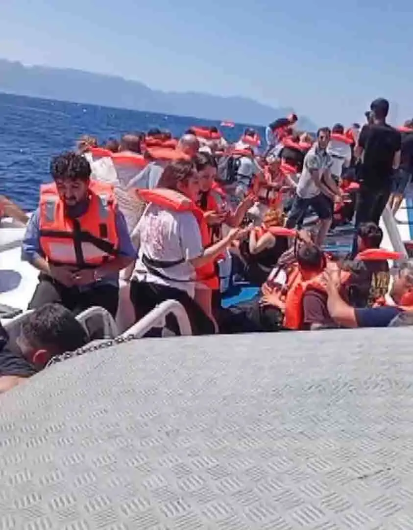 Gemide can pazarı: O dehşet anlarını anlattılar! ''Can yeleklerini bulamadık, suya atladık...''