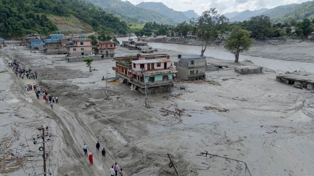 Dünya Nepal’de ayakta kalan yeşil evin sırrını merak ediyordu...