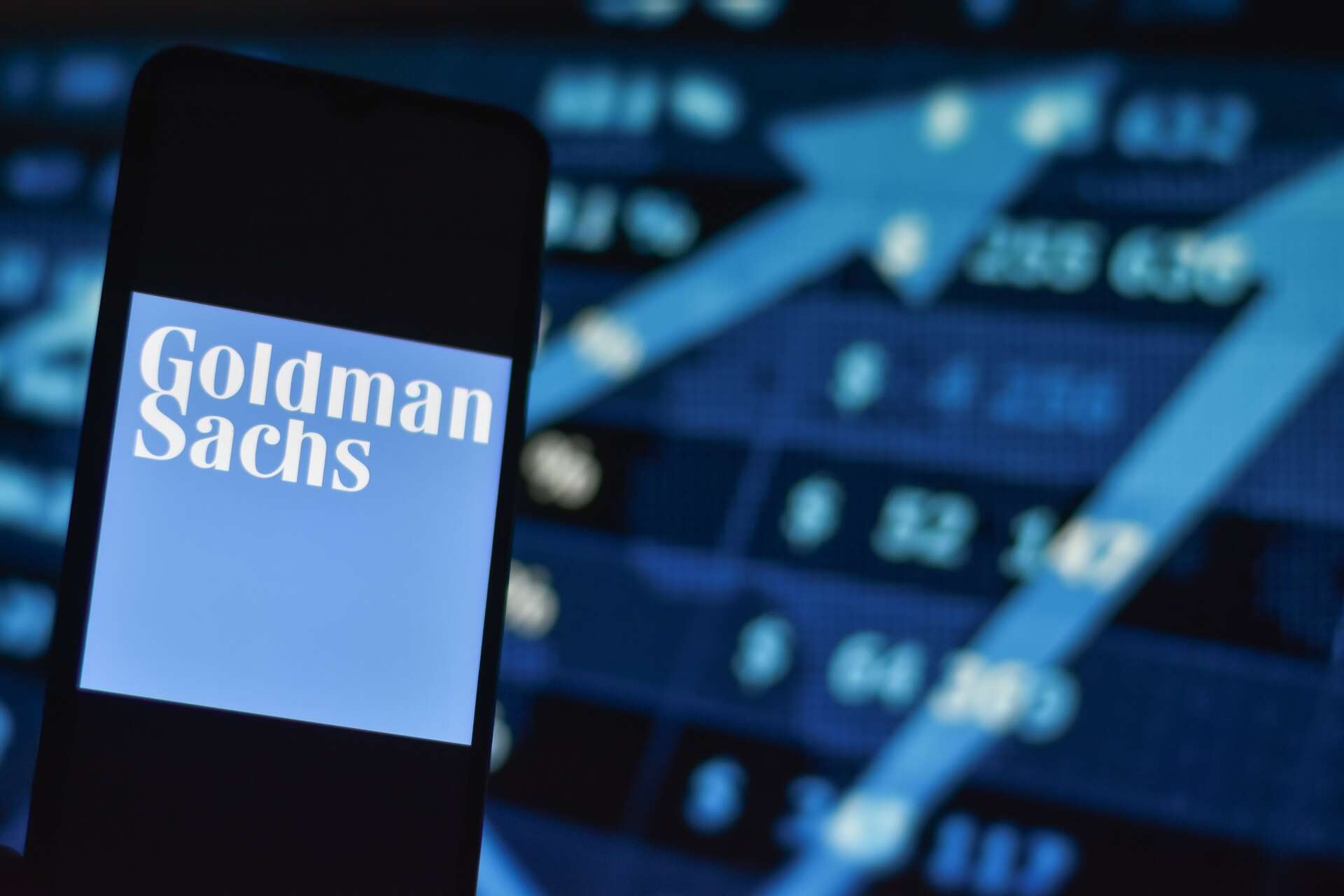 Petrol 7 haftanın zirvesini gördü: Goldman Sachs'tan 120 dolar uyarısı
