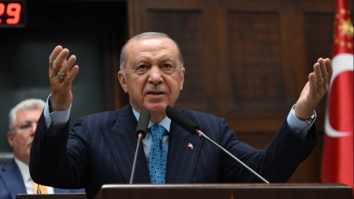 Rozetlerini Cumhurbaşkanı Erdoğan takacak: İki belediye başkanı daha AK Parti'ye geçiyor!