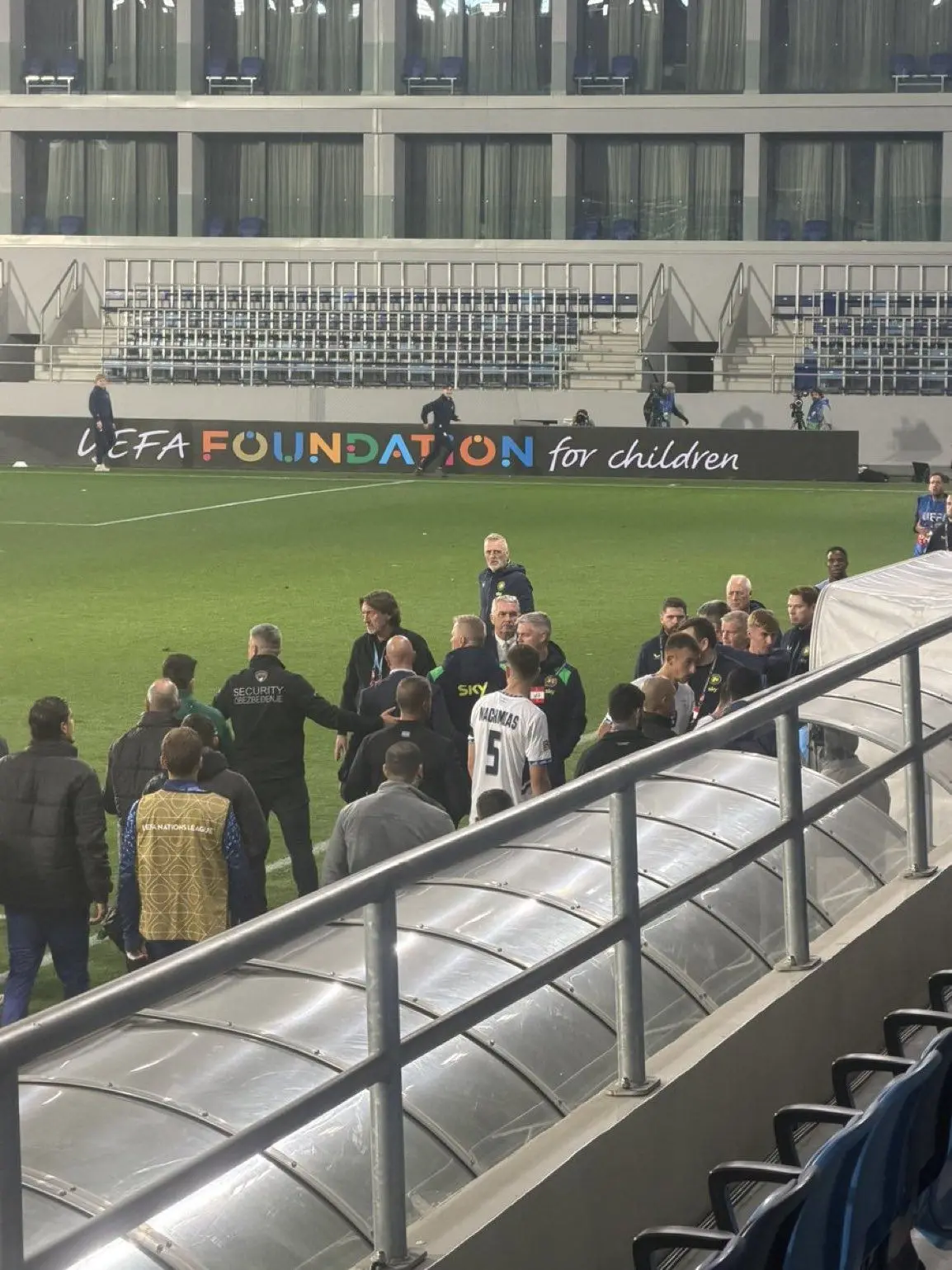 İsrailli futbolcu öyle bir hareket yaptı ki... UEFA harekete geçti!
