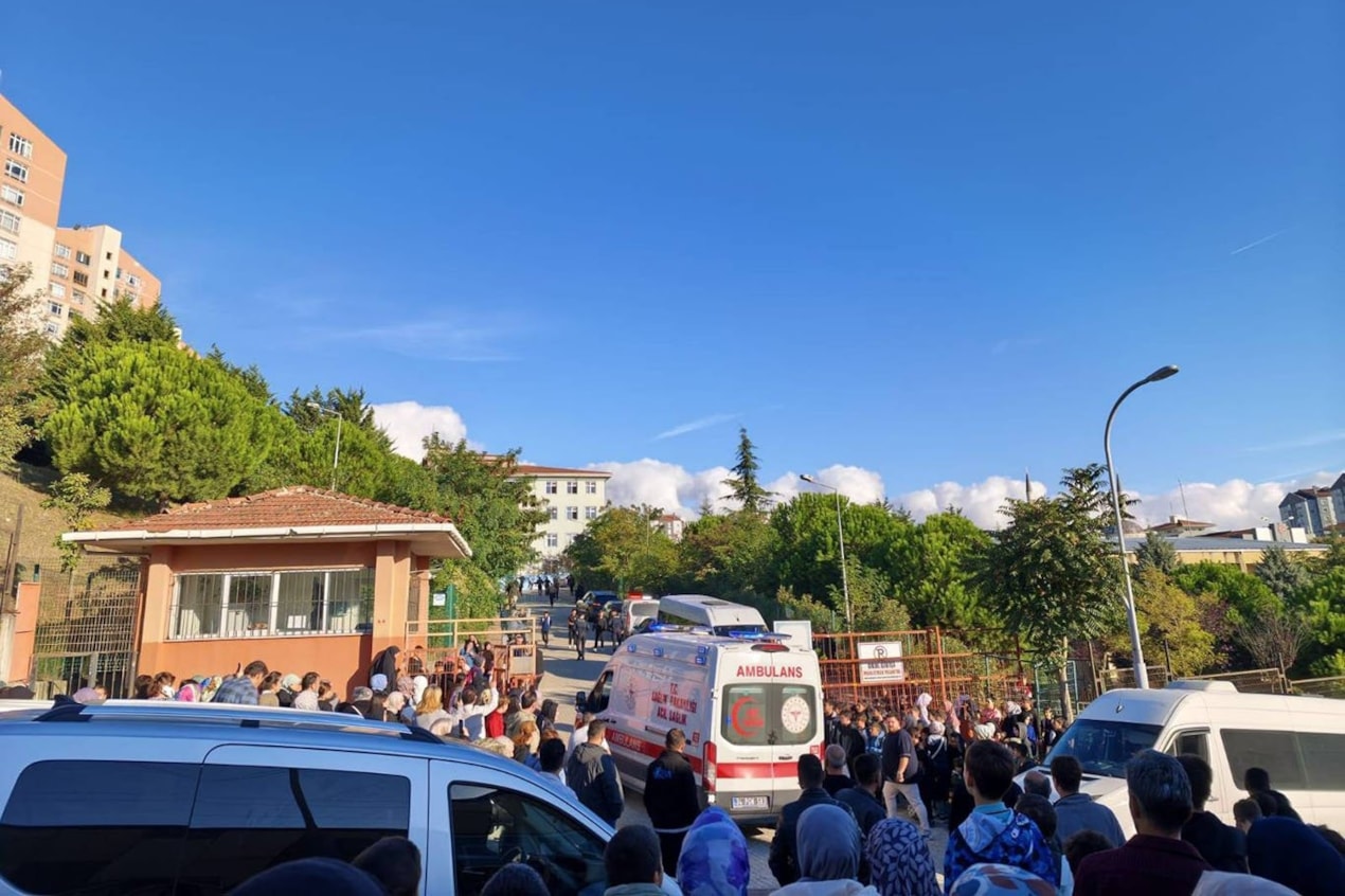 5 öğrencinin bıçaklandığı ortaokulda veliler isyan etti: Bu rezalete bak ya!...