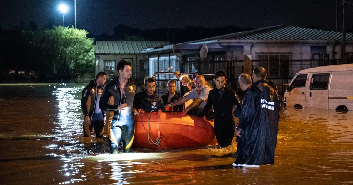 İstanbul'daki sel felaketinde son durum: Hayatını kaybedenlerin sayısı 6'ya yükseldi, maddi zarar büyük!