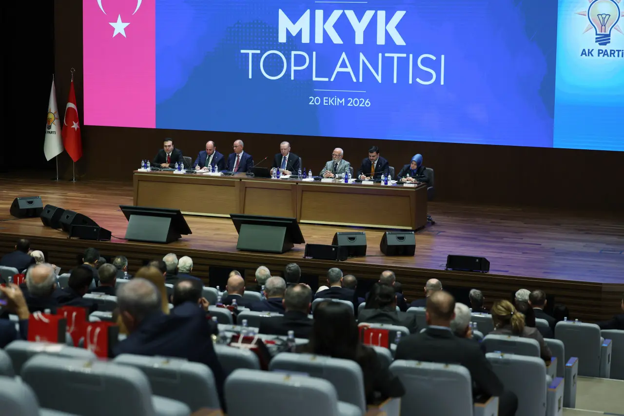 Rozeti Erdoğan taktı: Bursa Milletvekili Kani Torun AK Parti'ye katıldı!