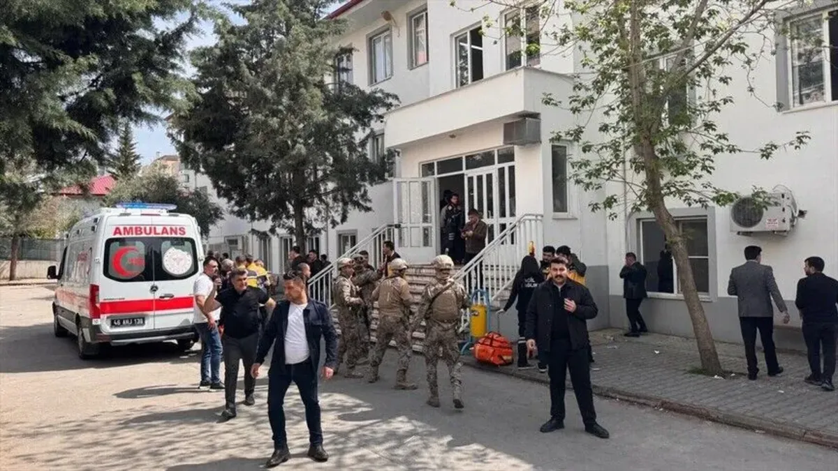 Okul saldırısındaki skandal detaylar ortaya çıktı: Müdür ve yardımcısı olay başladığı anda öğrencileri bırakıp okulu terk etmiş!