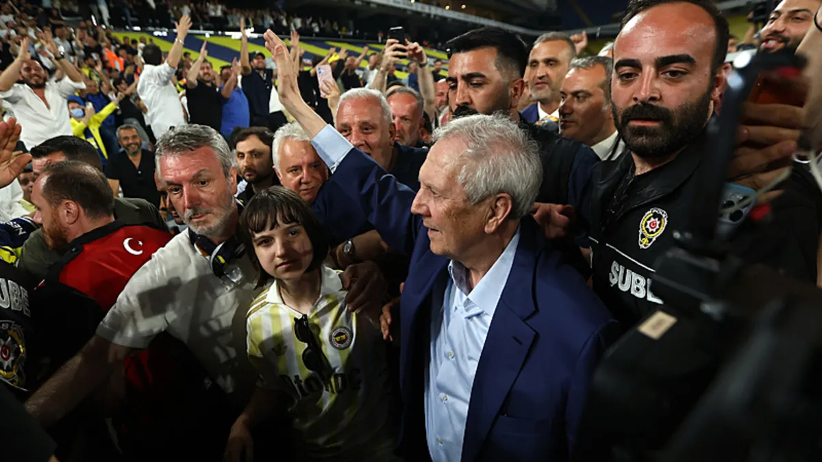 Fenerbahçe'nin teknik direktör listesinde 1 numaralı hoca adayı bakın kimmiş!