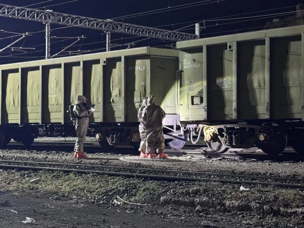 Eskişehir'de hareketli gece: Yük treninden sızan kimyasal sıvı ekipleri harekete geçirdi!