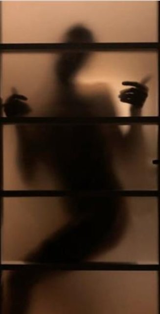 Serel Yereli kimdir, kaç yaşındadır? Serel Yereli'nin çıplak fotoğrafı.jpg