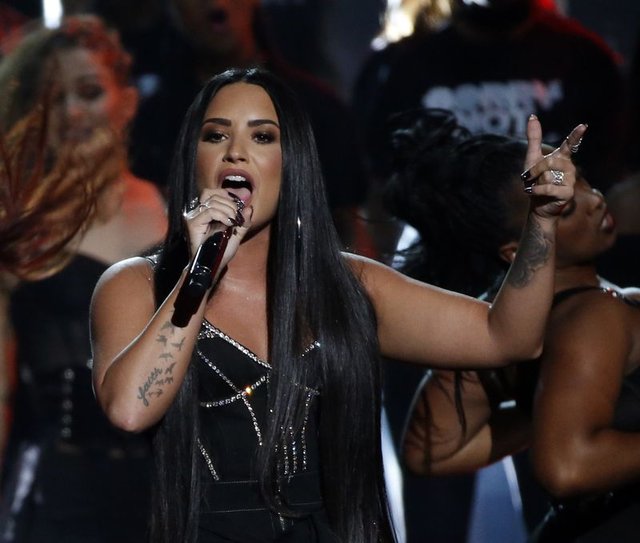 Demi Lovato kimdir, kaç yaşındadır? Yüksek doz eroinden hastaneye kaldırıldı