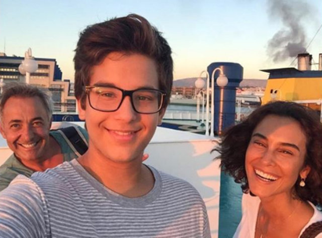 Arzum Onan ve Mehmet Aslantuğ 22'nci yıllarını böyle kutladı