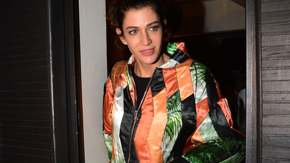 Berrak Tüzünataç burs verdiği öğrenci tarafından engellendi- Berrak Tüzüntaç kimdir?