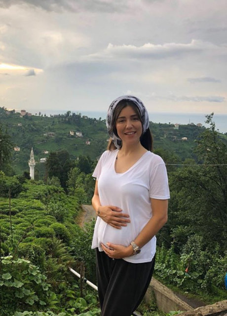 Banu Parlak kimdir? Aslen nereli? Kaç yaşında? Okan Öztürk'ten ayrıldı mı?