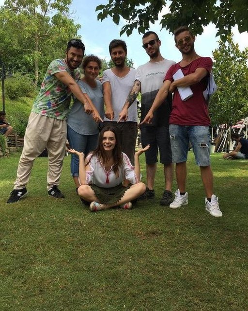 Ece Hakim kimdir? Ece Hakim'den takipçisinin 'soytarılık' mesajına tepki