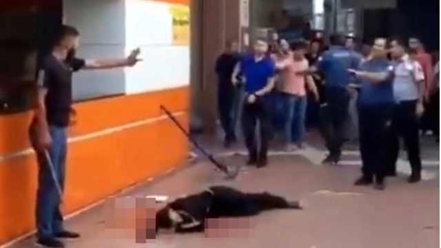 Batman otogarında vahşice öldürülen gencin babasından şoke eden açıklama: Kan parasını vermek için çalışıyorduk