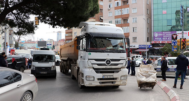 Kartal'da Karşıdan Karşıya Geçmek İsteyen Kadın Yaşamını Yitirdi
