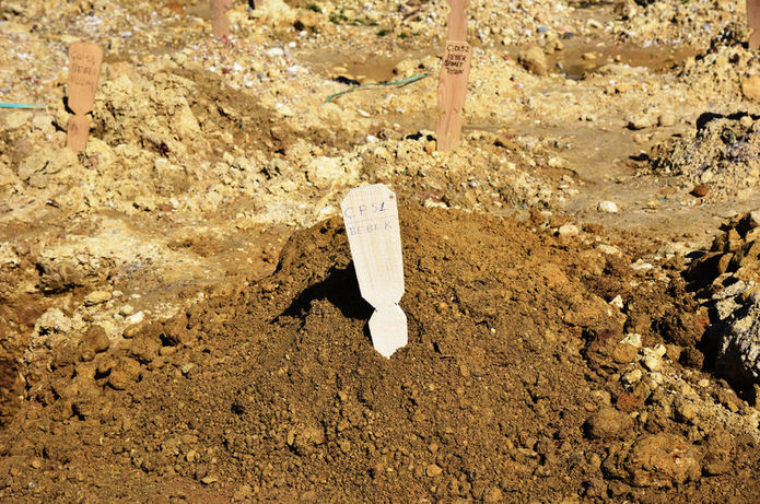 Cami avlusuna bırakılan 5 aylık bebek hayatını kaybetti!