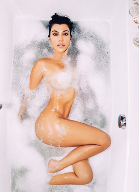 Kourtney Kardashian yürek hoplatan pozuyla gene gündem oldu