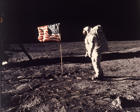 Neil Armstrong Google doodle oldu! Neil Armstrong kimdir? Apollo 11 görevi nedir?