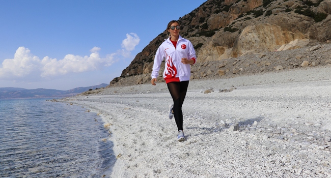 Şahika Ercümen dünya rekoru kırdı