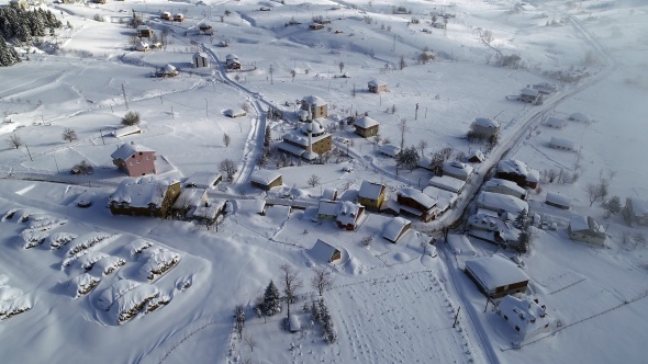 2 bin rakımlı yaylada kar manzarası