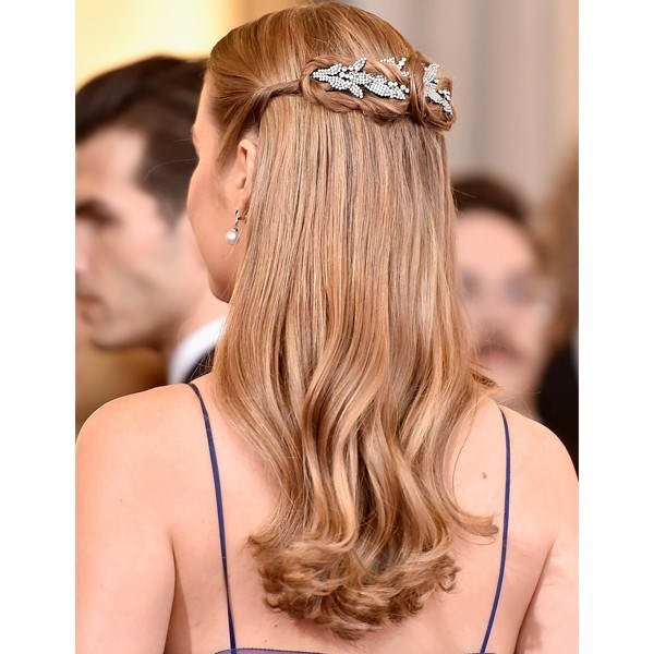 Mezuniyet saçları 2019 | En güzel mezuniyet saç modelleri |Kısa, topuz, dalgalı, sade