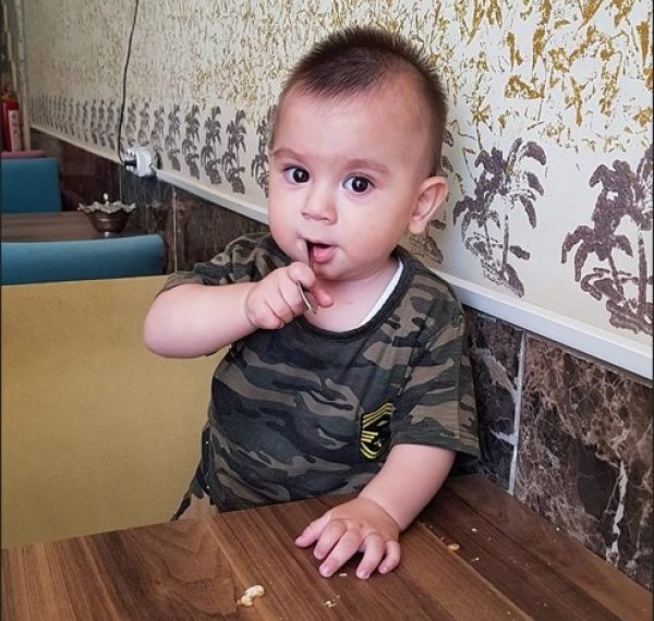 Hakkari'de şehit edilen anne ve 11 aylık bebeğine askeri tören