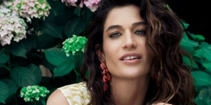 Berrak Tüzünataç burs verdiği öğrenci tarafından engellendi- Berrak Tüzüntaç kimdir?