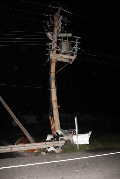 Ayvalık'ta Trafik Kazası: 3 Genç Hayatını Kaybetti