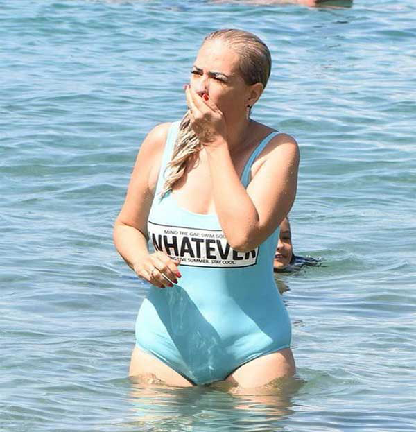 Yeşim Salkım mayolu görüntülendi 'Benden bu kadar'