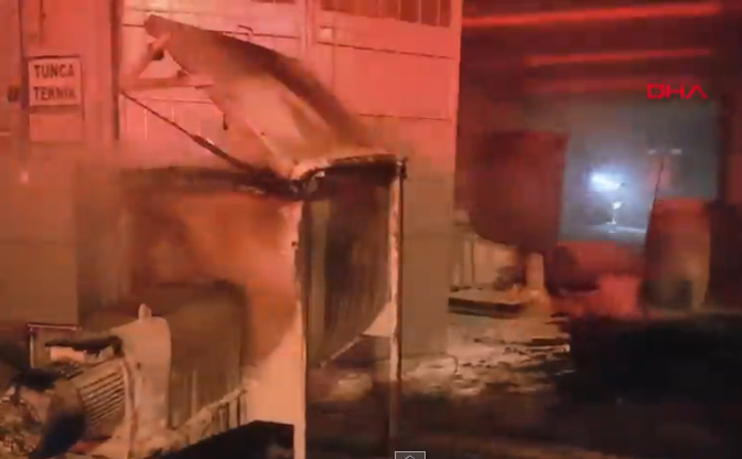 İkitelli Kozmetik Atölyesi'nde korkutan yangın