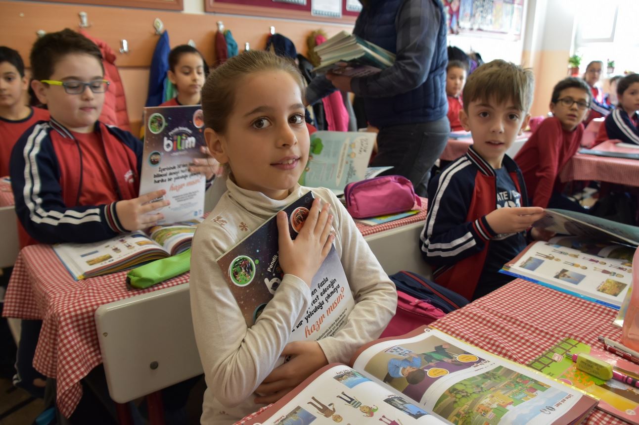 "Pendik Çocuk Dergisi"nin İlk Sayısı Minik Okurlarıyla Buluştu