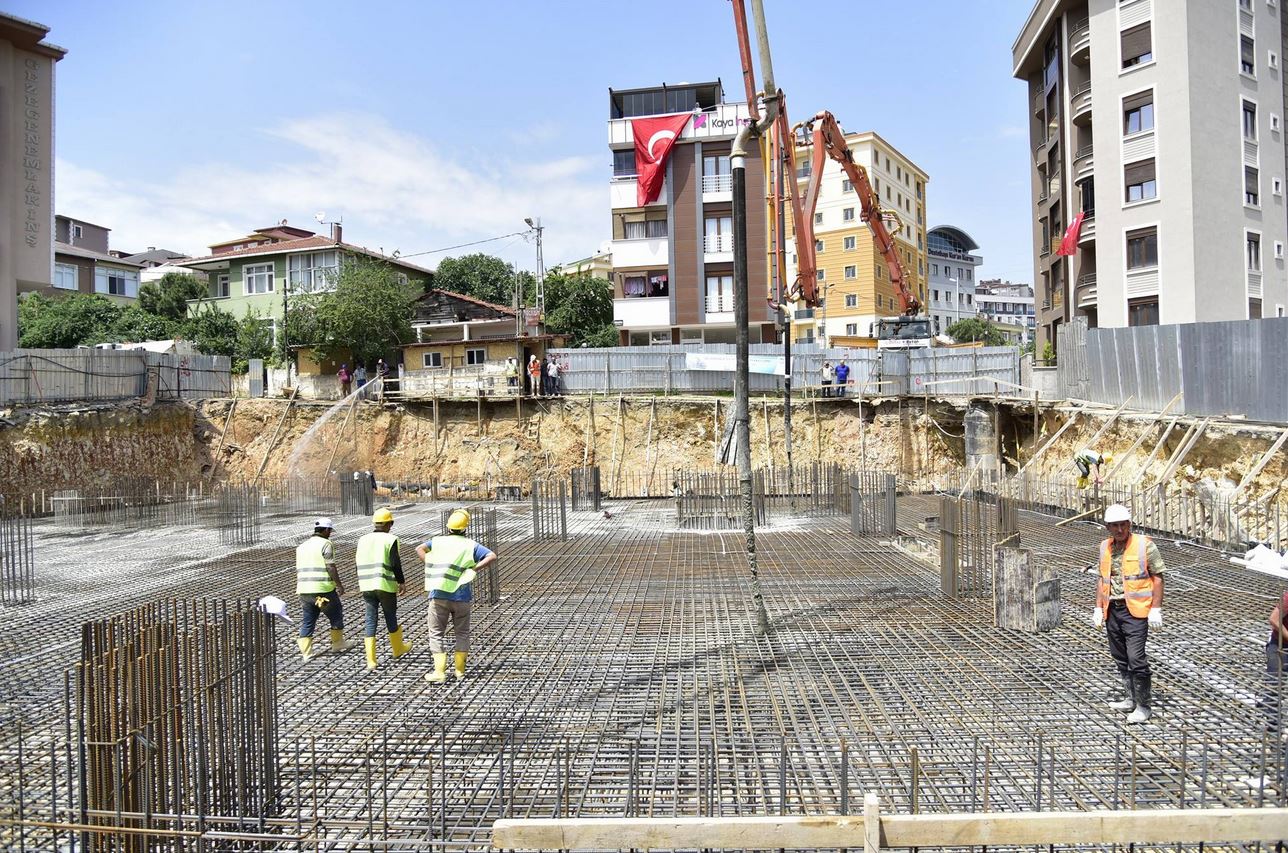 Hayırsever iş insanı Pendik'e 3 camii yaptırıyor