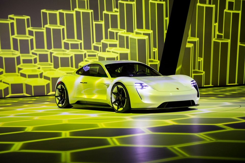 Porsche Türkçe isimli otomobilini duyurdu