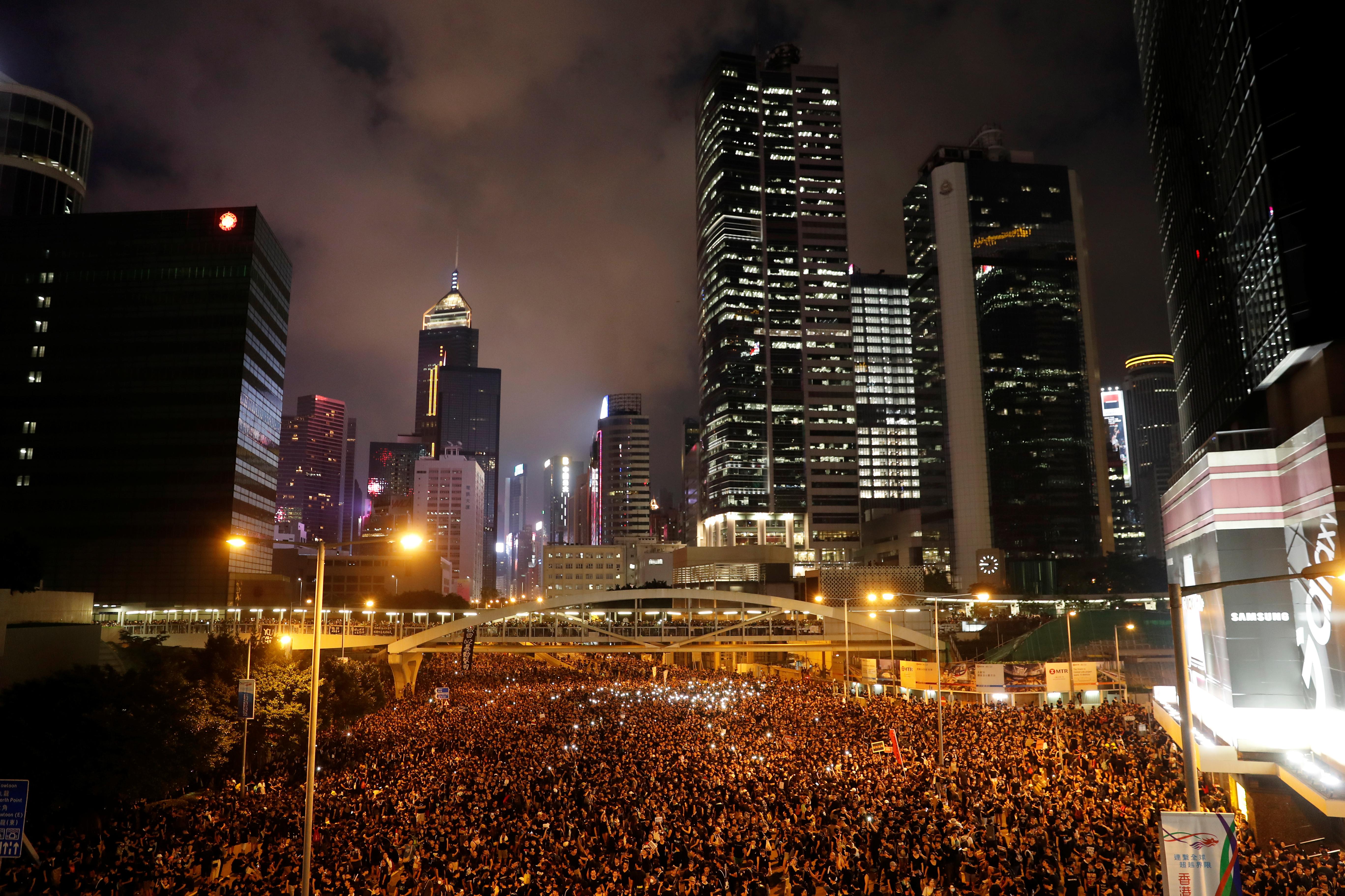 Hong Kong'da protesto! Ünlü aktivist Joshua Wong eylemlere katıldı